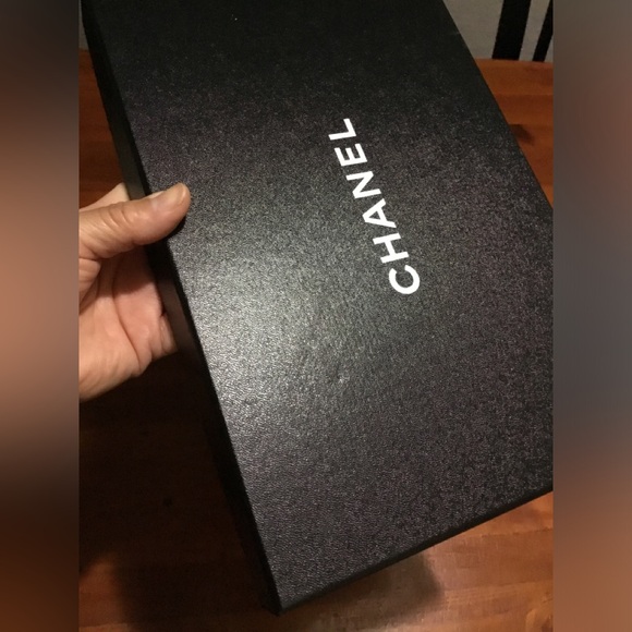 CHANEL EMPTY BOX W/2 NEW DUST BAGS SOME TISSUE BOOK-FINAL PRICE - Picture 14 of 16